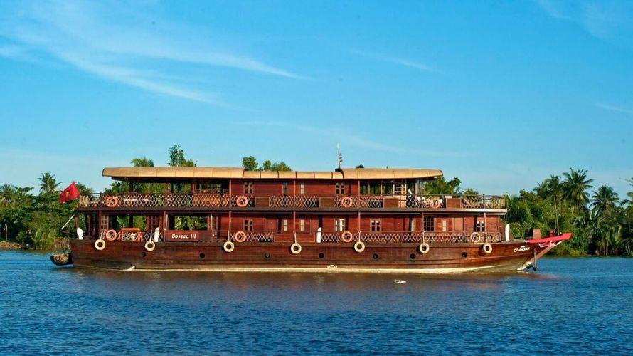 Cruising the Mekong